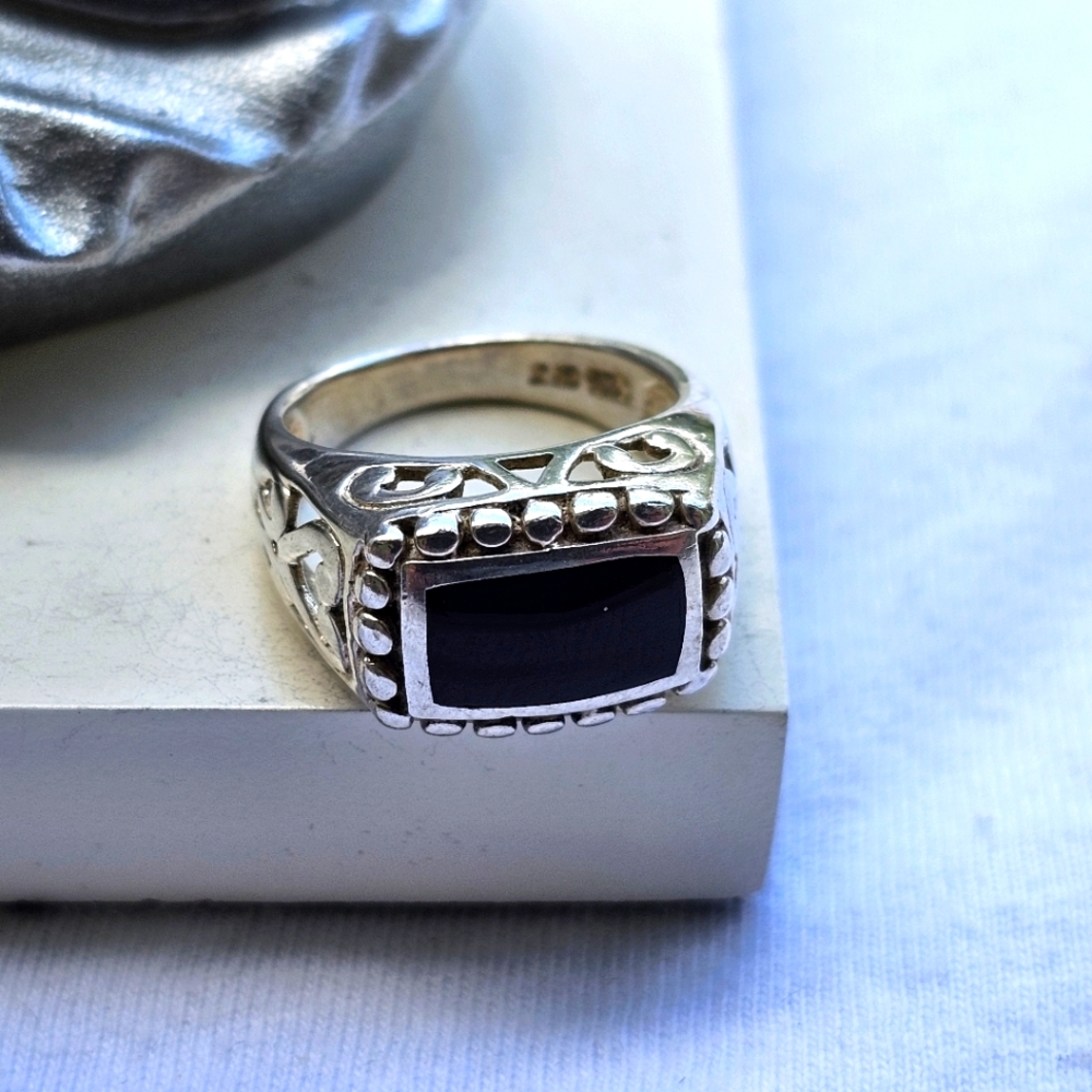 Designer Sterling Silver and Black Onyx Inlay Ornate Hearts Ring Size 5.5